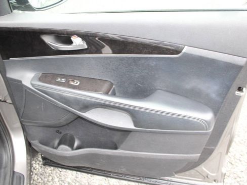 Used 2016 Kia Sorento LX w/ LX Convenience Package image 21