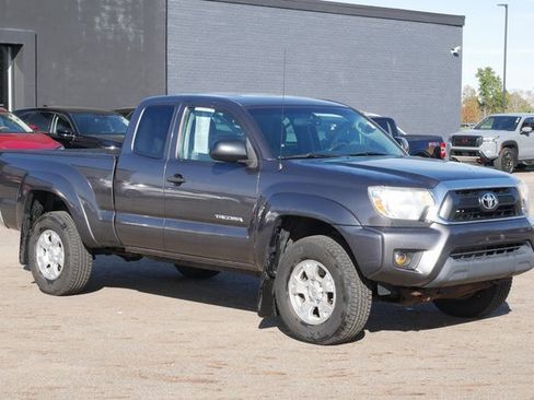 Used 2012 Toyota Tacoma PreRunner image 5