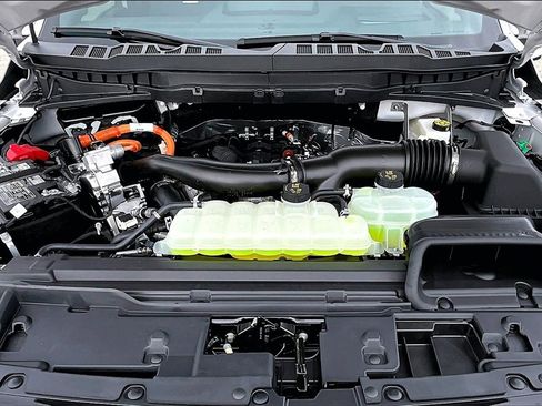 New 2025 Ford F150 Platinum w/ Equipment Group 702A High image 9