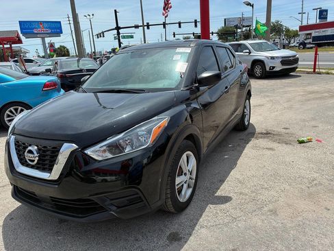 Used 2020 Nissan Kicks S FWD image 7