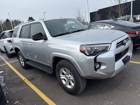 Used 2024 Toyota 4Runner SR5 Premium image 3