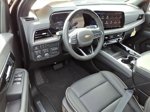 New 2026 Chevrolet Suburban Premier image 10