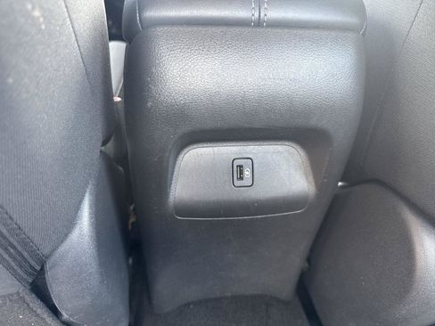 Used 2022 Nissan Sentra SV FWD image 32