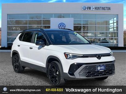 Certified 2025 Volkswagen Taos SE w/ Taos Adventure Package (SXB)