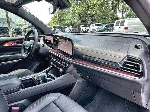 Used 2026 Chevrolet Traverse Z71 w/ Driver Confidence Package AWD/4WD image 29