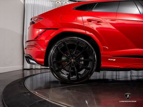 Used 2024 Lamborghini Urus S AWD/4WD image 16