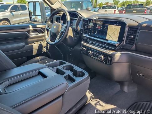 Used 2025 Chevrolet Silverado 2500 LT w/ Convenience Package AWD/4WD image 23