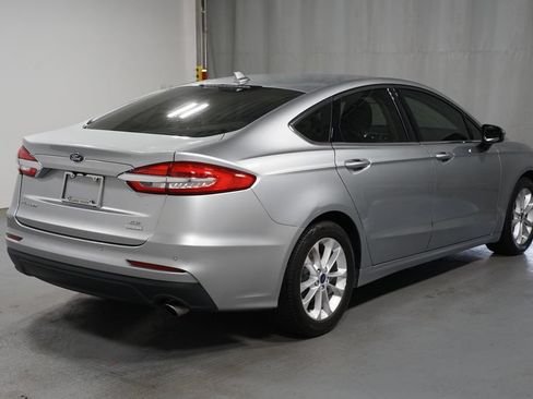Used 2020 Ford Fusion SE FWD image 8
