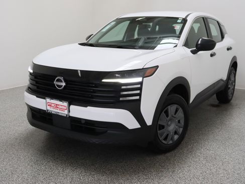 Used 2025 Nissan Kicks S FWD image 2