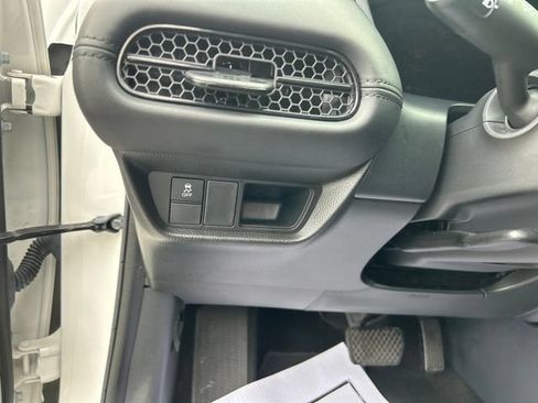 Used 2023 Honda HR-V LX image 16