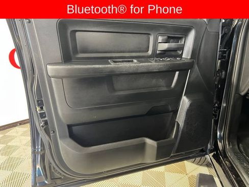 Used 2018 RAM 1500 Tradesman w/ Chrome Appearance Group RWD image 11