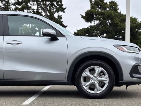 Used 2025 Honda HR-V LX image 34