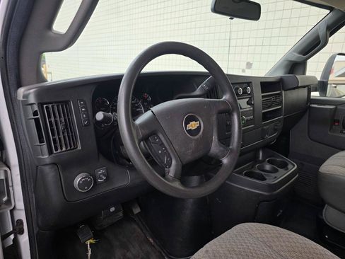 Used 2019 Chevrolet Express 3500 w/ Power Convenience Package RWD image 10