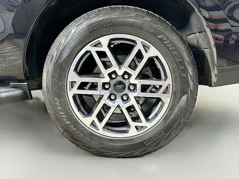 Used 2025 Ford Expedition Active image 33