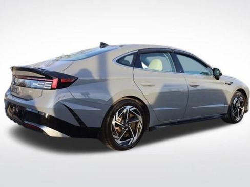 Used 2024 Hyundai Sonata SEL w/ Convenience Package image 11