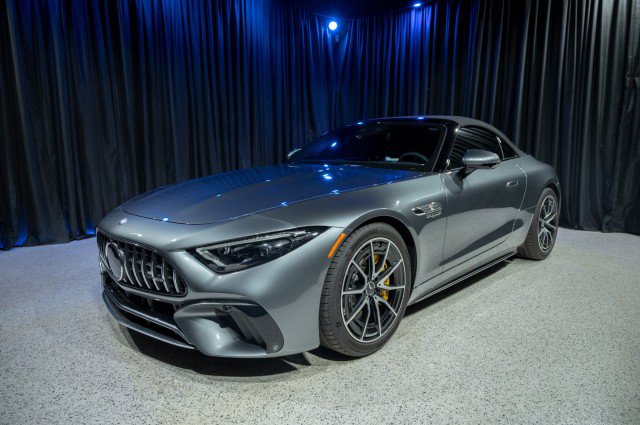 New 2026 Mercedes-Benz SL 63 AMG 4MATIC image 1