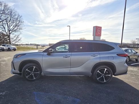 Used 2021 Toyota Highlander XSE image 10