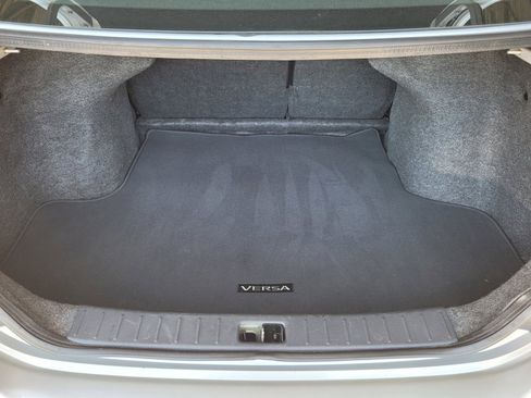 Certified 2016 Nissan Versa SV FWD image 19