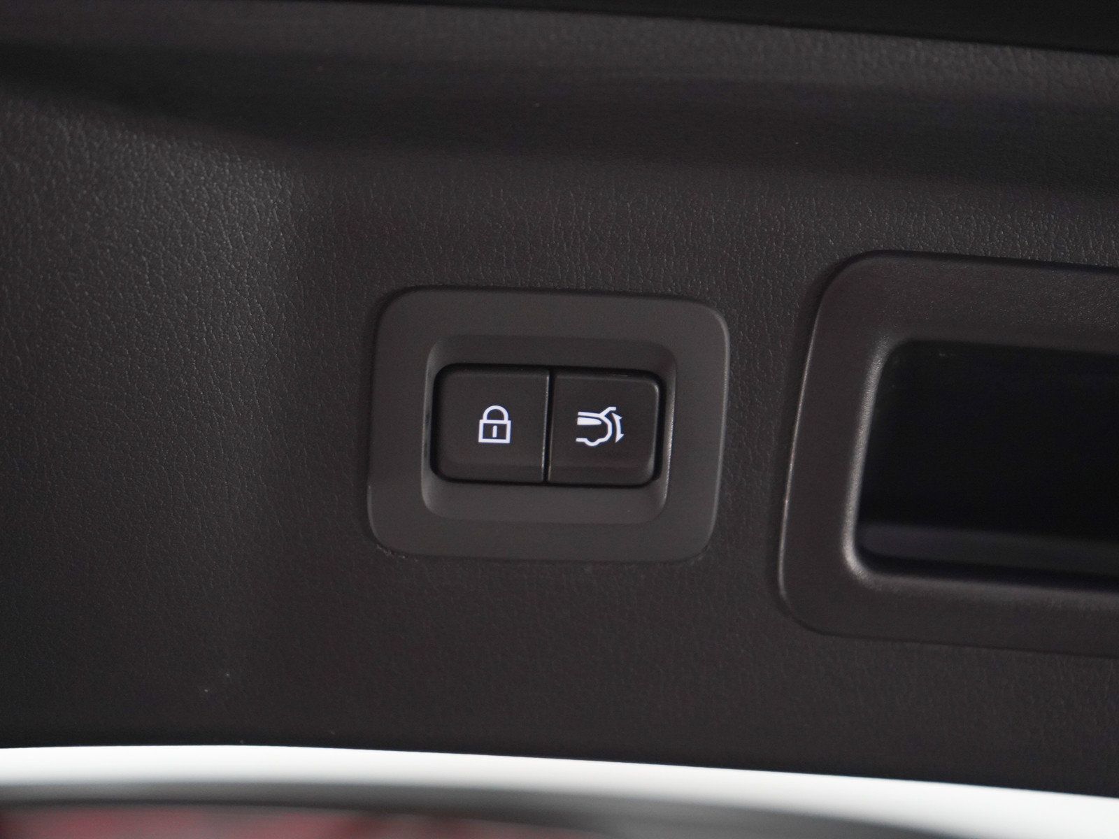 Certified 2024 MAZDA CX-90 Plug-In Hybrid w/ Preferred AWD/4WD image 19