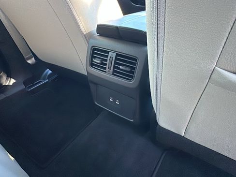 Certified 2025 Nissan Rogue SL image 24