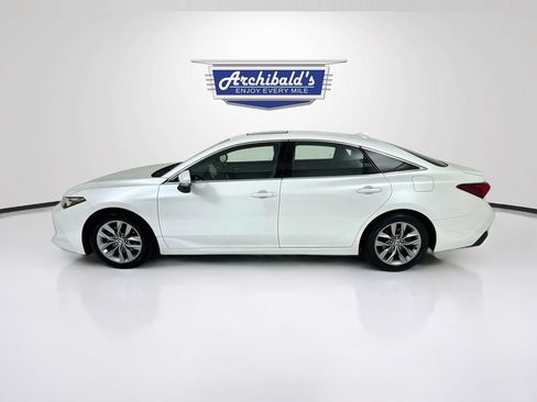 Used 2022 Toyota Avalon XLE w/ Moonroof Package FWD image 5