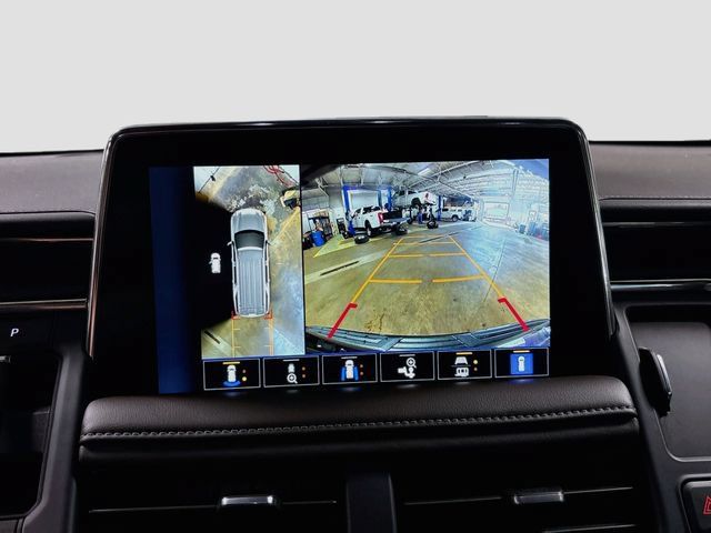 Used 2023 Chevrolet Tahoe LT w/ Luxury Package AWD/4WD image 13