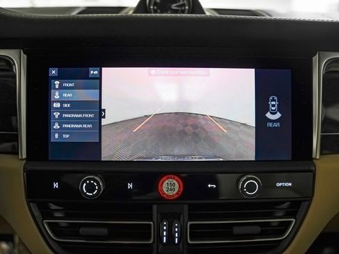 Certified 2024 Porsche Macan image 22