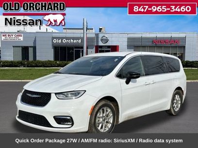 Used 2024 Chrysler Pacifica Touring
