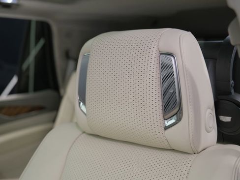 Used 2024 Cadillac Escalade Sport Platinum w/ LPO, ONYX Package image 33