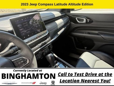 Used 2023 Jeep Compass Latitude w/ Convenience Group AWD/4WD image 15