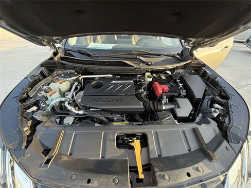 Used 2023 Nissan Rogue SV image 34