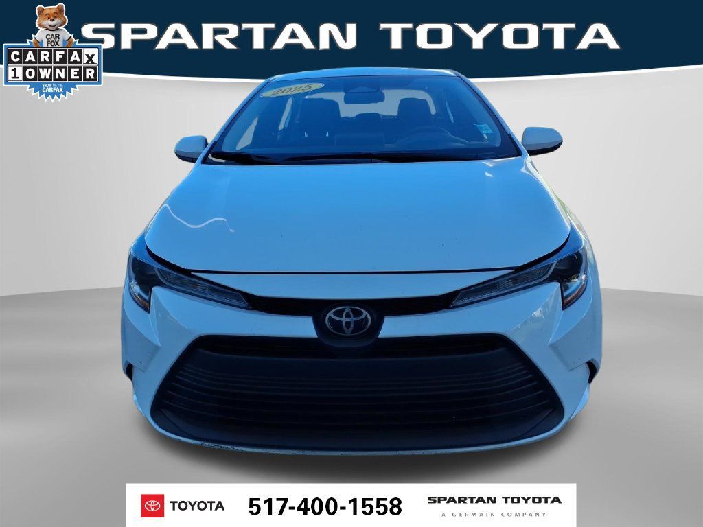 Used 2025 Toyota Corolla LE FWD image 3