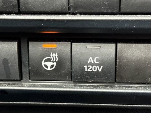 Used 2024 Toyota Tundra Limited image 33