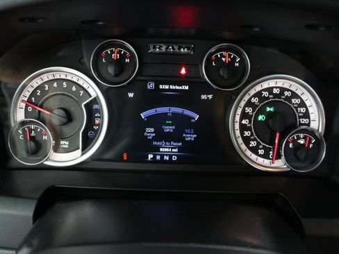 Used 2014 RAM 1500 Lone Star RWD image 38