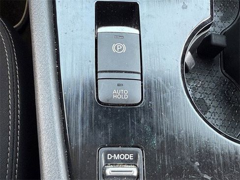 Used 2023 Nissan Rogue S image 19