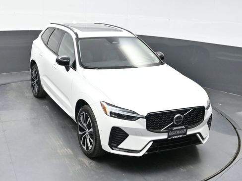 Used 2024 Volvo XC60 B5 Plus image 34