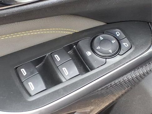 Used 2025 Chevrolet Trax ACTIV w/ Sunroof Package FWD image 17