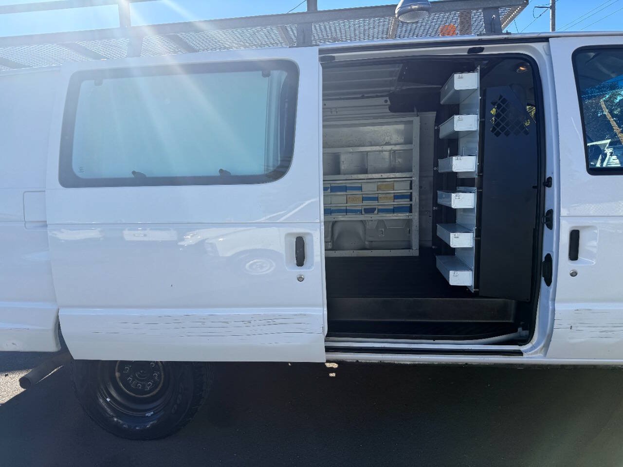 Used 2014 Ford E-350 and Econoline 350 Extended Super Duty w/ Power Group RWD image 11