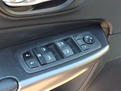 Used 2022 Jeep Cherokee Latitude Lux w/ Sun & Sound Group AWD/4WD image 15