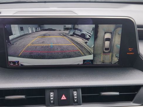 Used 2020 Lexus ES 300h Ultra Luxury w/ Accessory Package 2 FWD image 14
