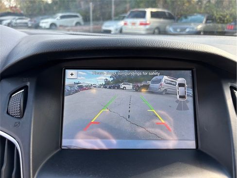 Used 2018 Ford Focus Titanium image 28