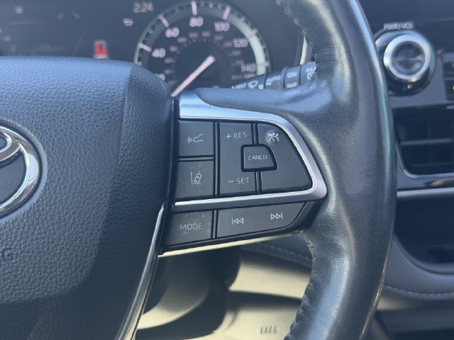 Used 2020 Toyota Highlander Platinum FWD image 29