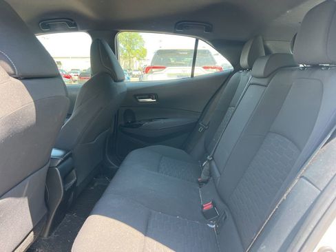 Used 2021 Toyota Corolla SE FWD image 3