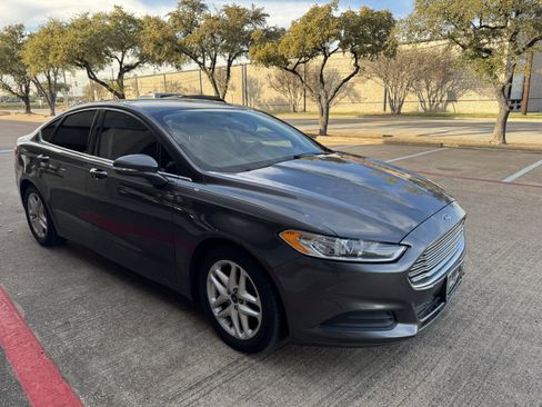 Used 2016 Ford Fusion SE image 7