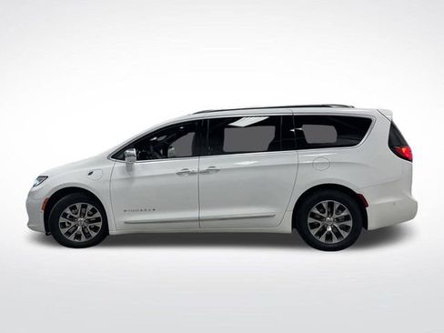 Used 2024 Chrysler Pacifica Pinnacle image 15