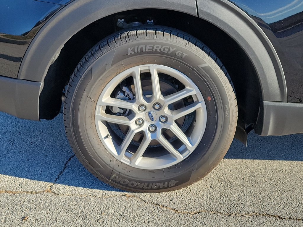 Used 2026 Ford Explorer Active w/ Active Comfort Package RWD image 6