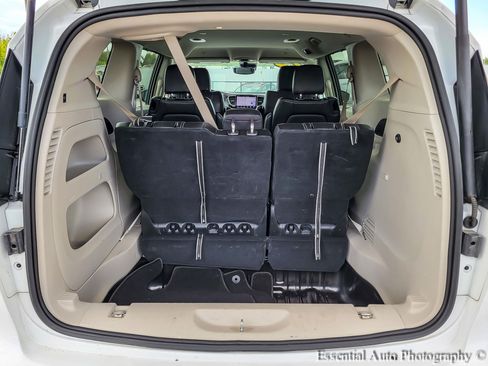 Used 2023 Chrysler Pacifica Touring-L FWD image 24