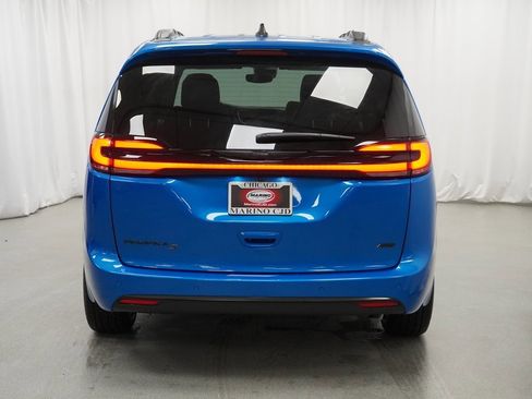 New 2026 Chrysler Pacifica Select image 10