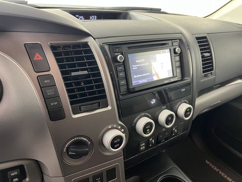 Used 2014 Toyota Sequoia SR5 w/ Premium Package AWD/4WD image 30