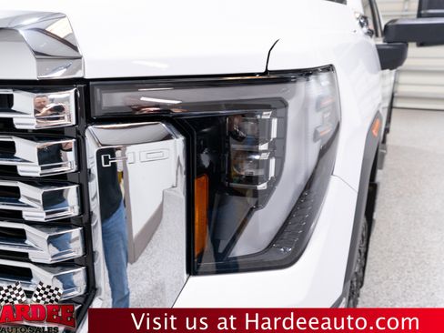 Used 2024 GMC Sierra 2500 Denali w/ Technology Package image 8